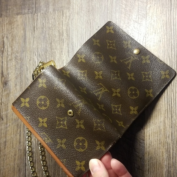 LV Bundle Louis Vuitton Monogram Porte Monnaie Billets Tresor Lock & Chain All 3 - Picture 7 of 17